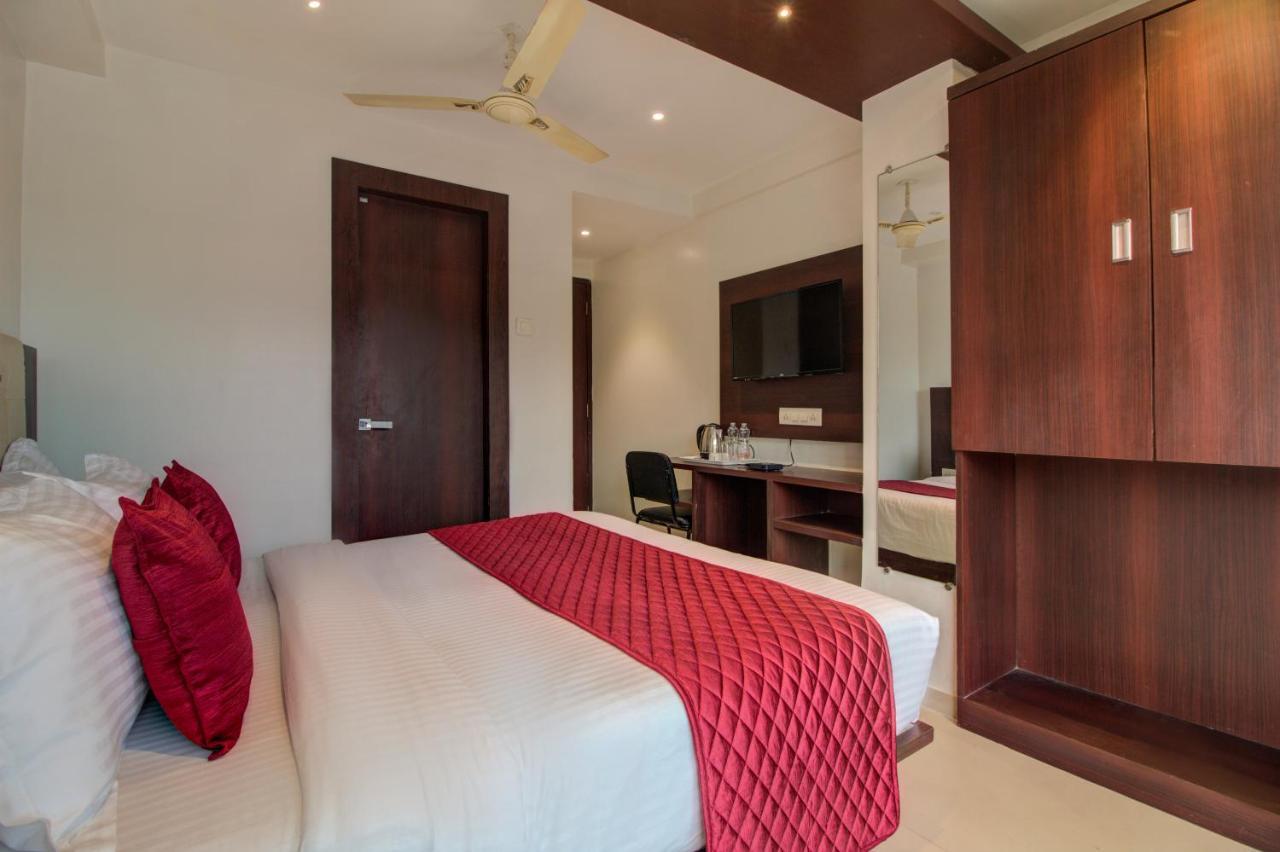 Hotel Malad Inn Opposite Malad Railway Station Mumbai Dış mekan fotoğraf