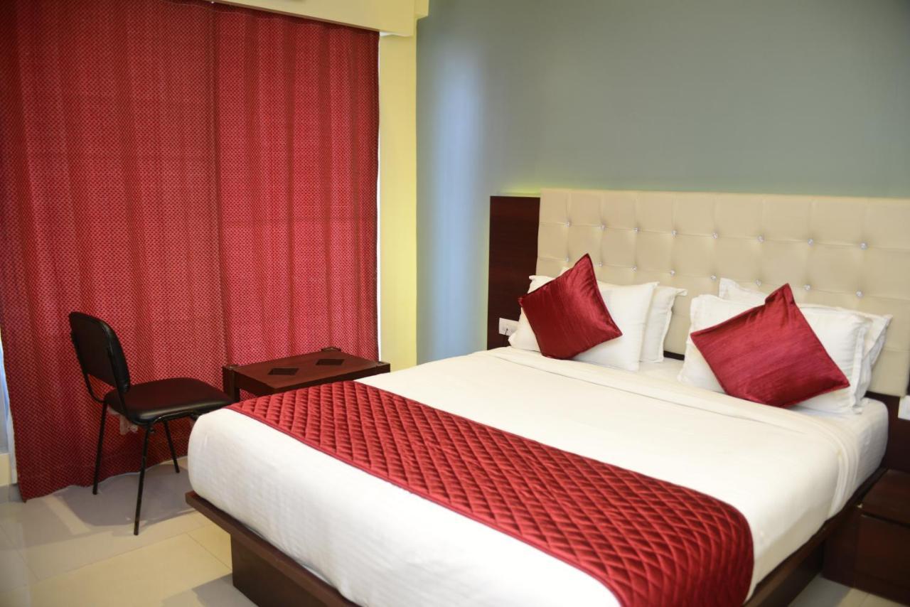 Hotel Malad Inn Opposite Malad Railway Station Mumbai Dış mekan fotoğraf