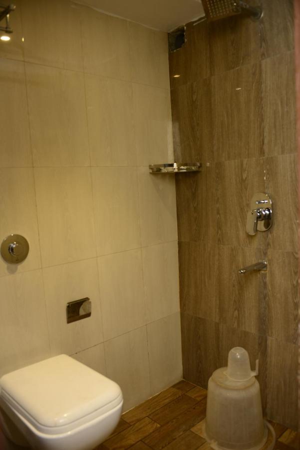 Hotel Malad Inn Opposite Malad Railway Station Mumbai Dış mekan fotoğraf