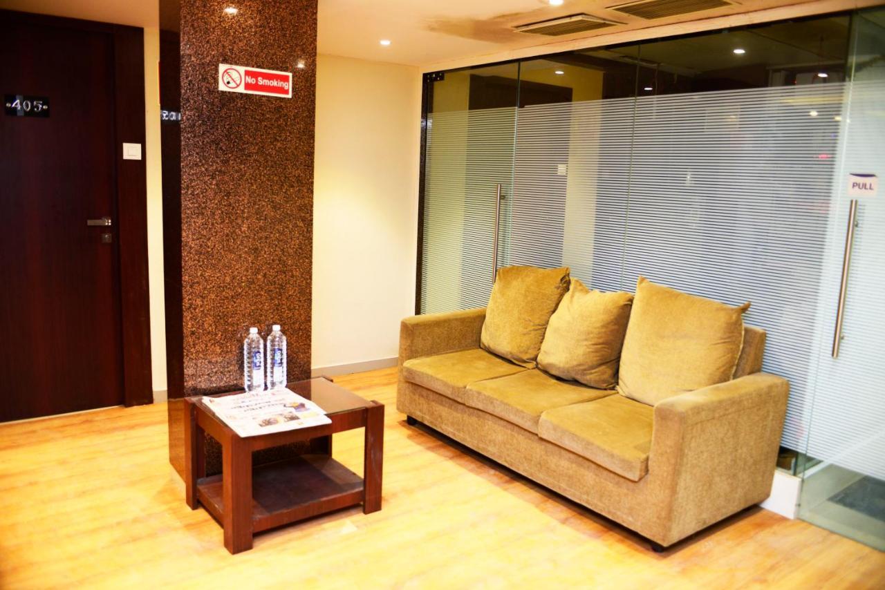 Hotel Malad Inn Opposite Malad Railway Station Mumbai Dış mekan fotoğraf