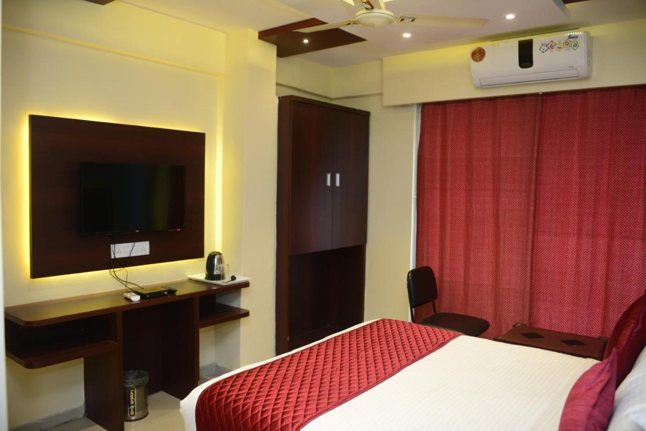 Hotel Malad Inn Opposite Malad Railway Station Mumbai Dış mekan fotoğraf